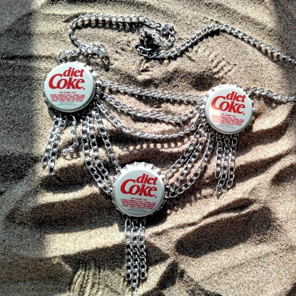 White Diet Coke Cap Necklace Confessions of a Teenage Drama Queen - Picture 1 of 4